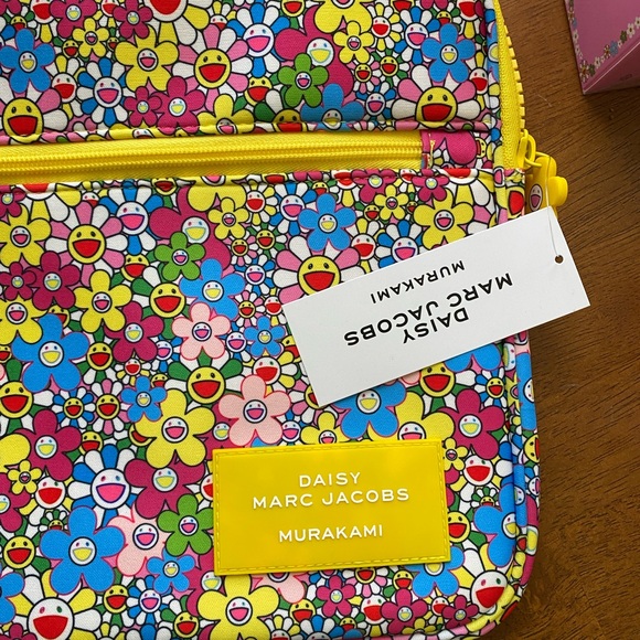 Marc Jacobs Fragrances Daisy Murakami Pink Eau de Parfum with Laptop Case - Picture 7 of 12